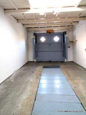 Garage mit Grube - 
