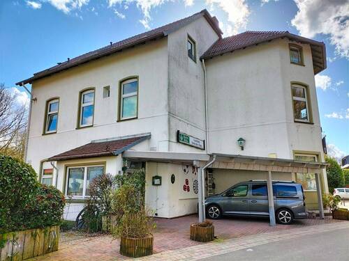 Hausansicht - ERFOLGREICH VERMITTELT - Gaststätte plus 7 Wohnungen in Rödinghausen !