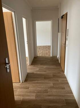 Flur (2) - 3 Zimmer Etagenwohnung in Gera