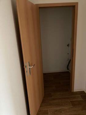 Abstellraum mit Waschmaschinenanschluss - Etagenwohnung mit 66,40 m² in Gera zur Miete