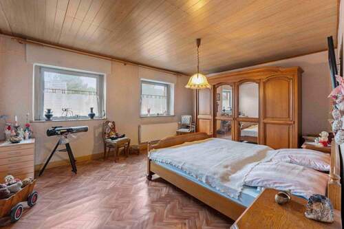 Schlafzimmer - 3 Zimmer Doppelhaushälfte zum Kaufen in Bedburg