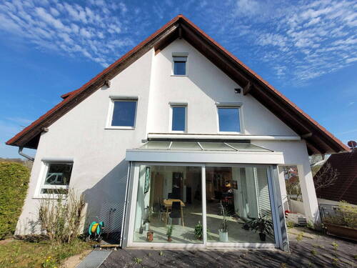 Ansicht West - Großzügige Doppelhaushälfte mit Wintergarten