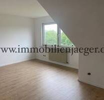 5 Gehminuten zum U-Bahnhof Farmsen - neu modernisierte Dachwohnung mit Dachschrägen - ab sofort - Hamburg Farmsen-Berne