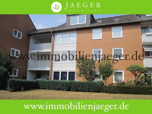 Haus Balkonseite - 2 Zimmer Etagenwohnung zur Miete in Hamburg