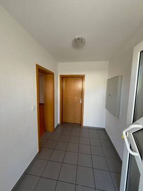 Flur - 7 Zimmer Einfamilienhaus zum Kaufen in Schwedelbach