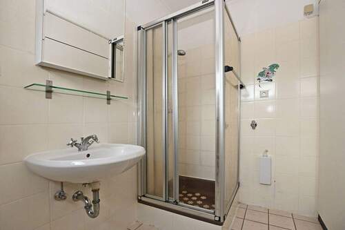 Gästebad mit Dusche EG - 