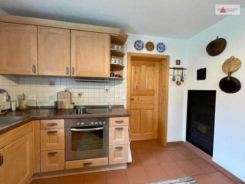 Küche mit Einbauküche Erdgeschoss - 