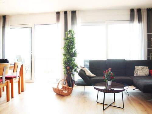 Wohnzimmer - 4 Zimmer Etagenwohnung zum Kaufen in Haldenwang