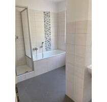 Gemütliche 2-Raum-Wohnung mit Traumbad - perfekt für Paare. - Gera Lusan