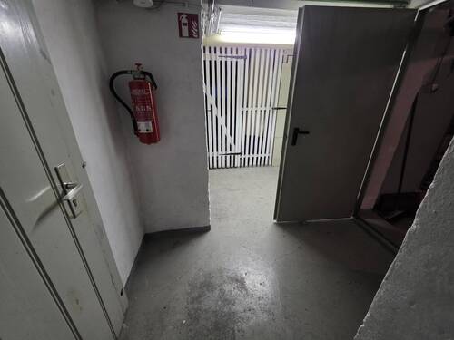 Flur zum Lager.jpg - 