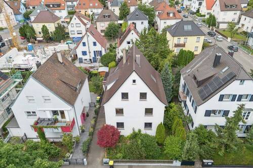 Mehrfamilienhaus - 8 Zimmer Mehrfamilienhaus, Wohnhaus zum Kaufen in Kornwestheim
