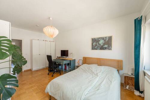Schlafzimmer - 3 Zimmer Etagenwohnung zum Kaufen in München