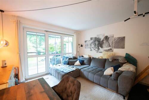 Wohnzimmer - 2 Zimmer Etagenwohnung in München