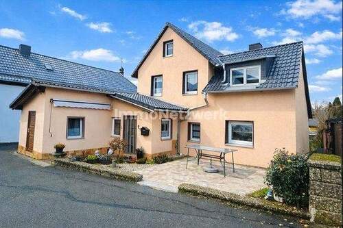 Front 1 - 5 Zimmer Einfamilienhaus zum Kaufen in Feilitzsch / Münchenreuth