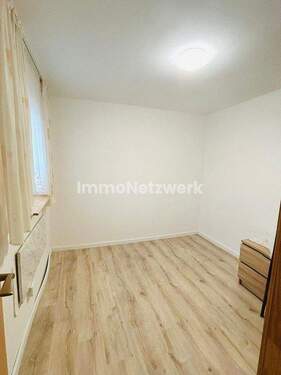 EG Kinder oder Arbeitszimmer - 