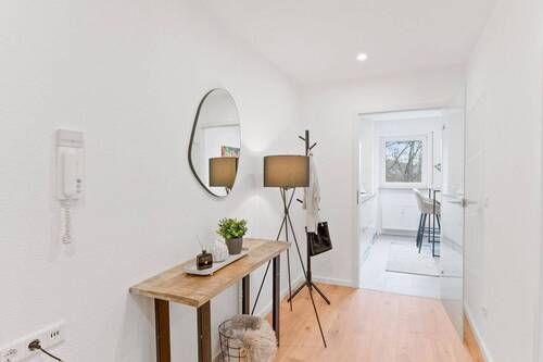 Flur - Etagenwohnung mit 82,00 m&sup2; in Neu-Ulm zum Kaufen