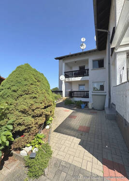 Aussenansicht Balkon - Ruhige 3-Zimmer-Wohnung mit Balkon und Garten