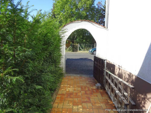 Weg zu den Parplätzen - 