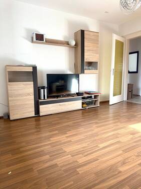 Wohnzimmer - 3 Zimmer Etagenwohnung zur Miete in Zirndorf