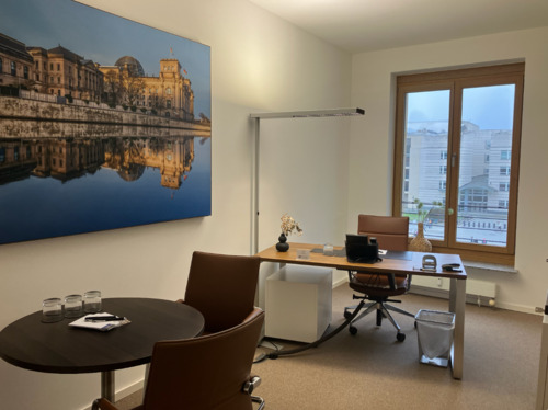 Chefbüro alt. Teambüro - Exklusive Räumlichkeiten am Brandenburger Tor direkt am Pariser Platz - All-in-Miete