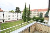 Aussicht Balkon - Etagenwohnung mit 62,70 m&sup2; in Berlin zum Kaufen