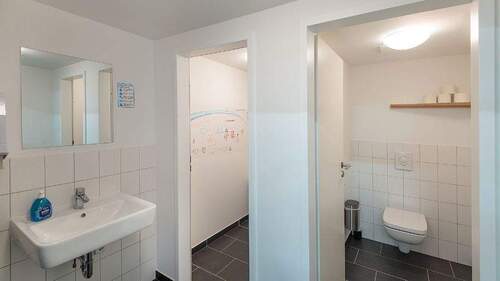WC - Büro mit 23,00 m&sup2; in Berlin zur Miete