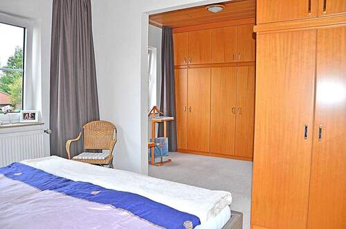 Schlafzimmer nebst Ankleide - 