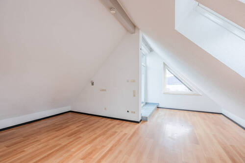 Dachgeschosswohnung - 