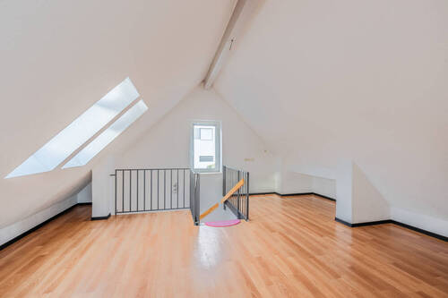 Dachgeschosswohnung - 