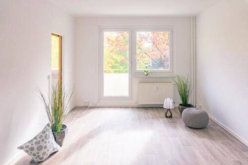 Wohnzimmer Vergleichswohnung - 3 Zimmer Etagenwohnung zur Miete in Chemnitz