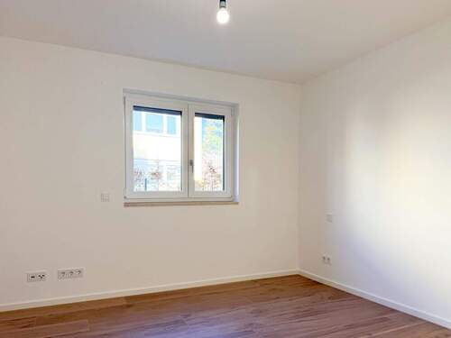 Schlafzimmer - 2 Zimmer Etagenwohnung in München