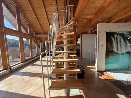 Treppe zum Dachgeschoss - 