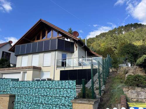 Ansicht Front - 6 Zimmer Mehrfamilienhaus, Wohnhaus in Nauendorf