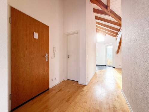 Flur - Etagenwohnung mit 93,50 m&sup2; in Tuttlingen zur Miete