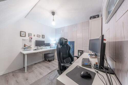 wie auch das angrenzende Arbeitszimmer - 