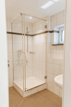 Duschbad KG - 