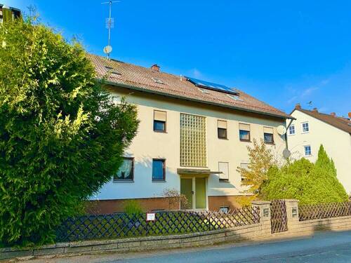 Hausansicht - Mehrfamilienhaus, Wohnhaus mit 450,00 m² in Zirndorf zum Kaufen
