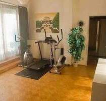 Bezugsfreie 3 Zimmer DG-Wohnung mit Balkon - Berlin Mariendorf