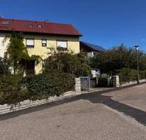 LAGE, LAGE, LAGE *** Ruhig gelegene Doppelhaushälfte in Sackgassenendlage *** 600 m² Oase - viel Platz - - Feuchtwangen