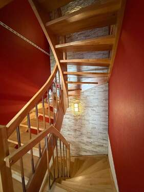 Treppenhaus - Einfamilienhaus mit 99,90 m&sup2; in Berlin zum Kaufen