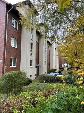 Hausansicht Vorderseite - 3 Zimmer Etagenwohnung zum Kaufen in Bielefeld