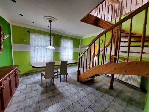 Zimmer EG 2 - 5 Zimmer Einfamilienhaus in Frankfurt