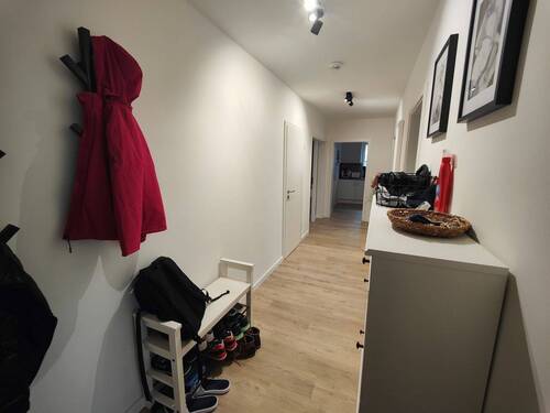 Flur - Etagenwohnung mit 89,90 m&sup2; in Uetersen zum Kaufen