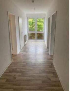 Flur - 3- Zimmer Wohnung ab sofort - 450,00 EUR Kaltmiete, ca.  72,50 m² Wohnfläche