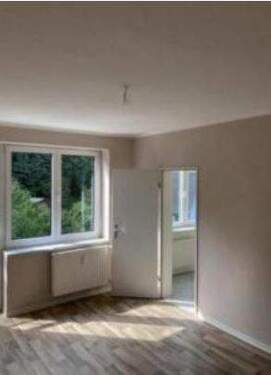 Wohnzimmer - 3 Zimmer Etagenwohnung zur Miete in Neubrandenburg