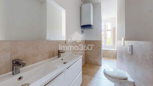 Wannenbad + Dusche - 