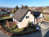 Nachbarbebauung - Einfamilienhaus mit 110,00 m&sup2; in Crostau zum Kaufen