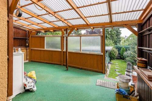 Überdachte Terrasse - 6 Zimmer Reihenendhaus in Berlin