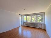 Wohnzimmer mit Loggia - 