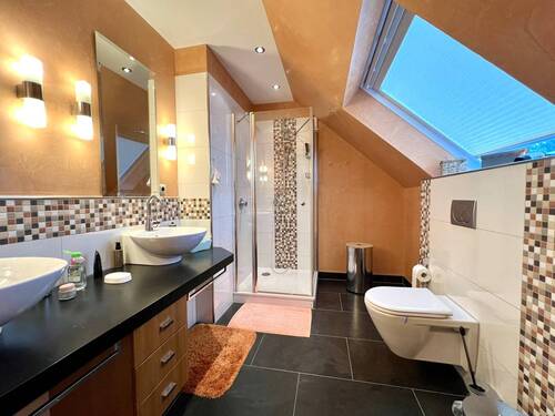 Badezimmer für junge Erwachsene OG - 